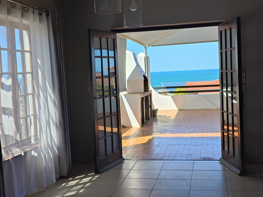 3 Bedroom Property for Sale in Wavecrest Eastern Cape